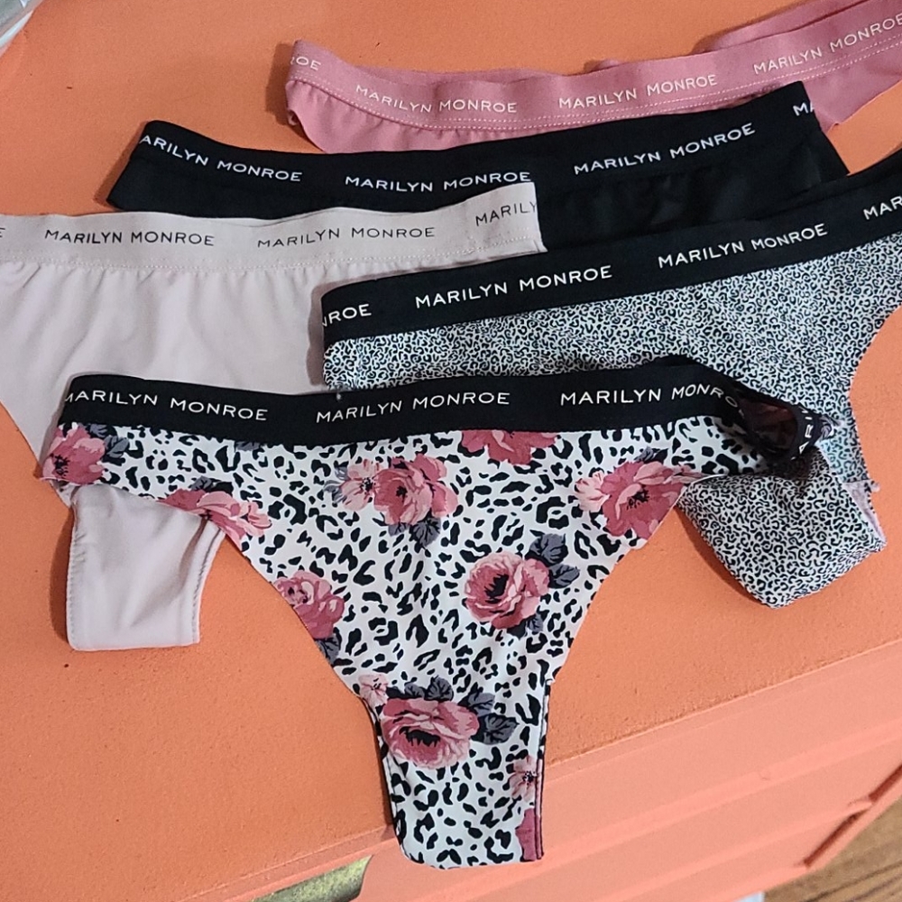 NWoT thong 5 pack